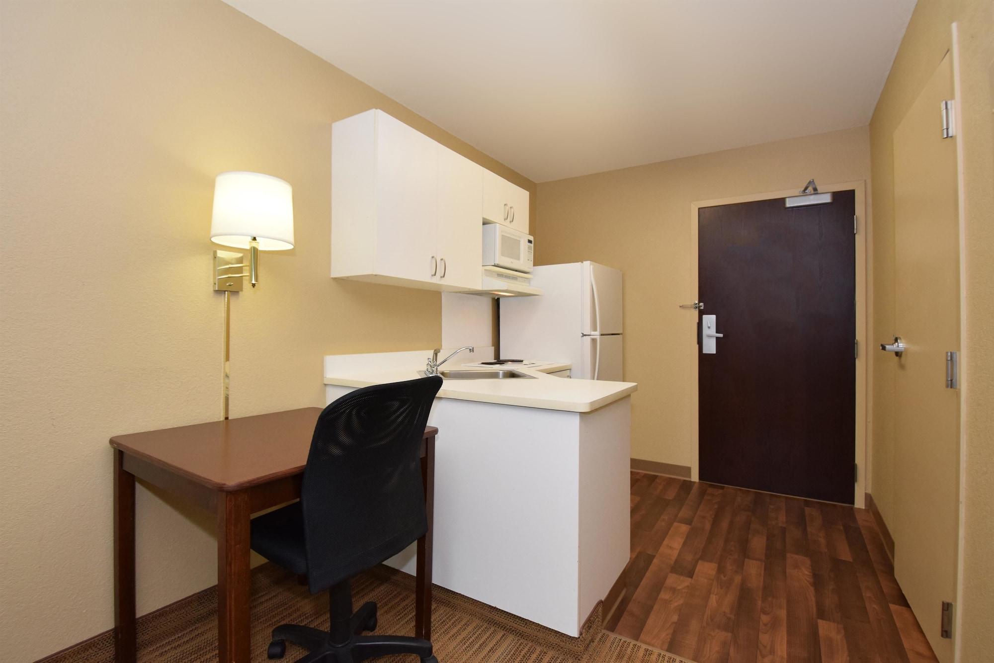 Extended Stay America Suites - Hampton - Coliseum Екстер'єр фото